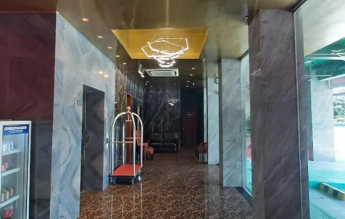 ホテル Sempre Premier Mactan Airport