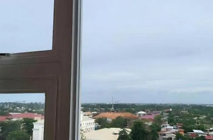 ホテル Sempre Premier Mactan Airport 3*