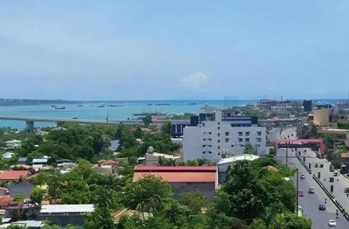 Sempre Premier Mactan Airport ホテル 3*