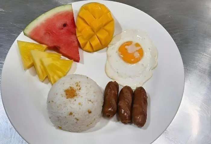 ホテル Sempre Premier Mactan Airport