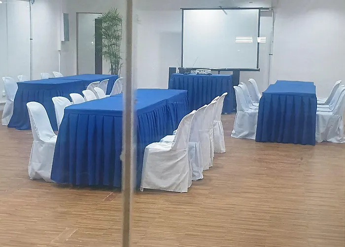 ホテル Sempre Premier Mactan Airport セブ市